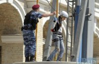 Милиция составила админпротоколы на защитников Гостиного двора