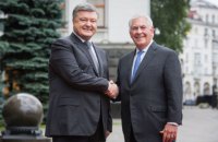 Порошенко обсудил с Тиллерсоном размещение миссии ООН на Донбассе