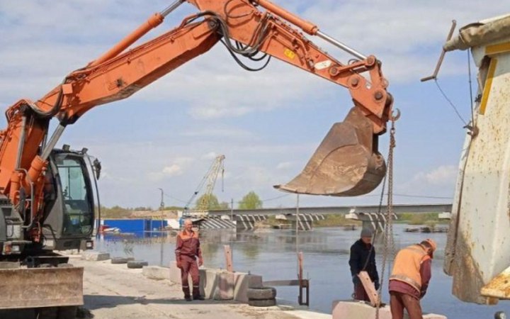 24 тисячі км зруйнованих доріг на 900 млрд гривень: в Укравтодорі порахували збитки від нападу РФ
