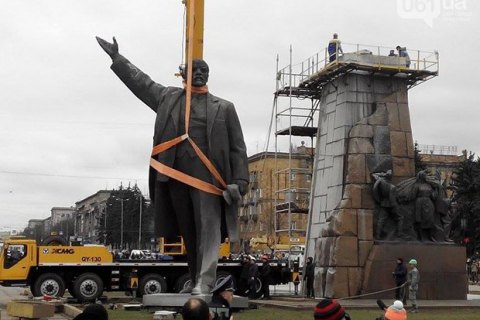 Порошенко підрахував Ленінів, що впали 