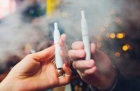Американская торговая палата и ЕБА просят парламент поддержать постепенное повышение акцизов на ТИЭНы