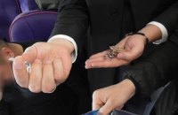 Суд легалізував вилучення в Розенблата золотих прикрас в аеропорту