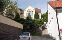 Владелец телеканала купил дипломатический квартал в Праге
