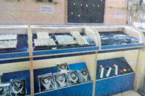 В Житомирской области трое парней ограбили ювелирный магазин на 850 тыс. гривен