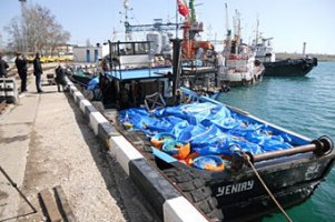 Крымские пограничники задержали турецких ловцов камбалы
