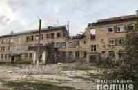 Російські війська на Донеччині вдарили по школах, житлових будинках і лікувальному закладу, – поліція