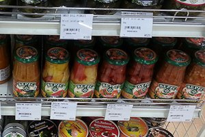Россия запретила украинские консервы