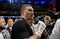 Олександр Усик звільняє усі чемпіонські пояси в надважкій вазі з боксу