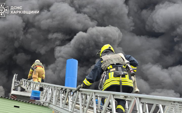 Головне за ніч та ранок суботи, 18 травня: обстріли Харкова та Полтавщини, удари по об'єктах інфраструктури  