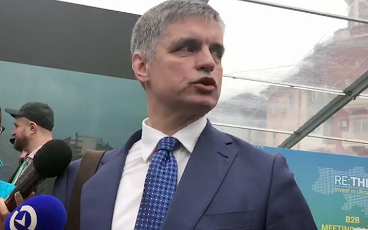 Незвична критика президента і величезна ганьба, – що пишуть британські ЗМІ про звільнення Пристайка