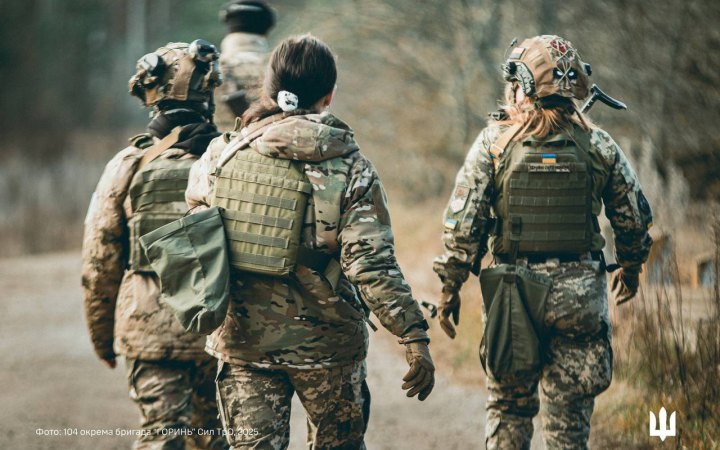 Сирський: за 12 років збройної агресії РФ понад 1700 жінок-військових ЗСУ отримали нагороди