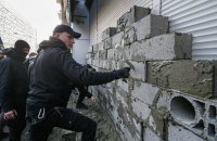 ​Националисты решили прекратить блокирование отделений Сбербанка