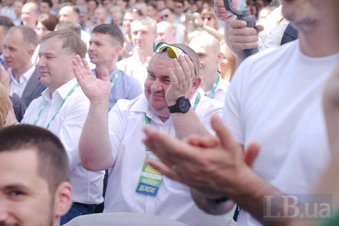 Партия Зеленского начала публиковать списки своих кандидатов по мажоритарным округам