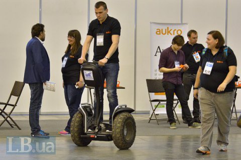 Депутаты приняли за основу законопроект о пользователях сегвеев и гиробордов