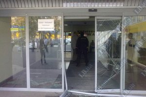 Милиция: "маски-шоу" в "Фокстроте" из-за тяжкого преступления
