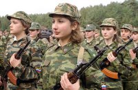 В России омбудсмен предложила разрешить женщинам проходить срочную службу