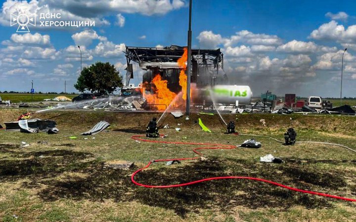 Росіяни завдали дронового та артилерійського ударів по Херсо