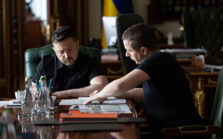 Зеленський: Дані розвідки свідчать про поглиблення кризи з пальним, воєнною логістикою і управлінням у Криму