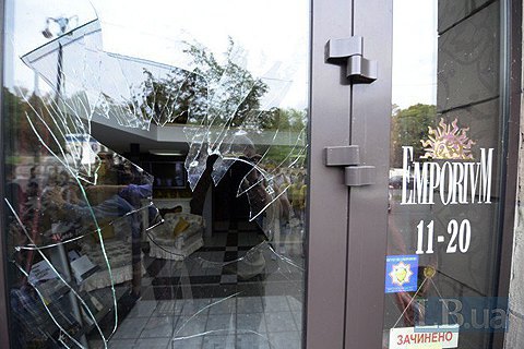 Магазин, на котором стерли майдановские граффити, закрылся