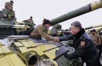 Порошенко 23 августа передаст в Чугуеве боевую технику для фронта