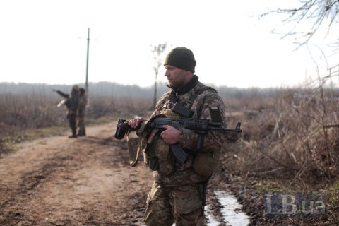 За сутки на Донбассе ранены трое военных