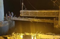 Ворог вдарив авіацією по Бахмуту – під завалами можуть лишатися люди, в Херсонській області тривають активні бойові дії, – ОВА