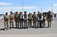 Посол Дании посетил Донбасс: "Вы охраняете безопасность Европы, поэтому если вы в опасности, то мы тоже" 