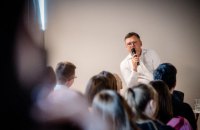 Дмитро Кулеба закликав ветеранів подавати заявки на роботу в МЗС