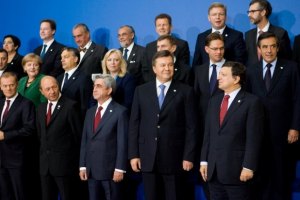 В адрес Януковича поступают поздравления по случаю Дня Независимости 