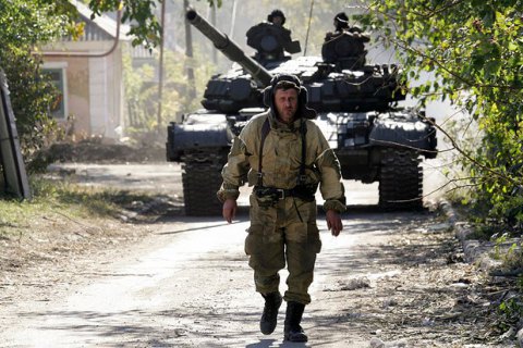 Боевики ночью десять раз обстреляли украинских военных