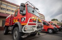 Україна отримала від Франції пожежні автомобілі та швидкі