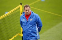 Россия уволила тренера сборной после провала на Евро-2016