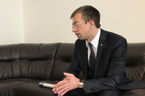 МИД планирует в 2018 году ввести электронную визу для иностранцев и систему "ДРУГ" для украинцев за рубежом