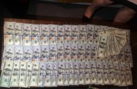 Начальника Госгеокадастра Луганской области задержали при получении взятки