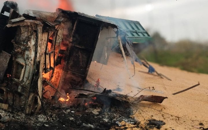 Війська РФ атакували зерновоз на Сумщині