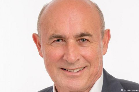 Глава наблюдательного совета немецкой "дочки" "Северного потока-2" покинул пост по требованию МИД Германии 