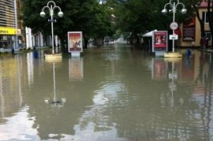 Отличившимся жителям Крымска выдали премии