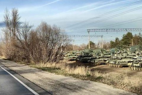 Росія переміщає запаси крові ближче до кордонів України, – Reuters