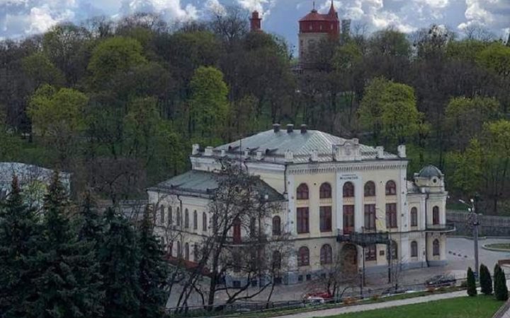“Симфонія Криму” та концерт на три фортепіано: Національна філармонія оголосила програму на травень