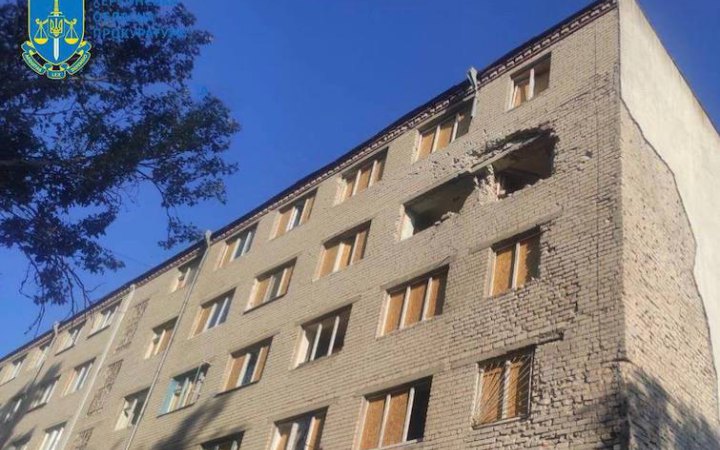 Внаслідок ранкового обстрілу Херсона загинули двоє людей