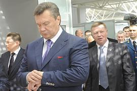 Янукович собирает совещание по НК в аэропорту