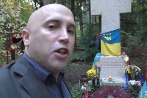 ​Российский пропагандист Грэм Филлипс надругался над могилой Бандеры в Мюнхене