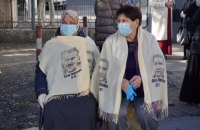 В окупованому Криму затримали десятки людей, які прийшли підтримати політв’язнів