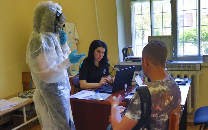 Досі не ідентифіковані 66 тіл з масового поховання в Ізюмі