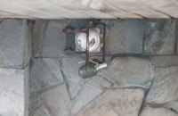 ​В Киеве на Подоле над входом в магазин неизвестные повесили муляж гранаты