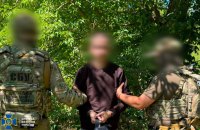 СБУ затримала підозрюваного у наведенні ракет на позиції підрозділу, де перебувало понад 100 дронарів
