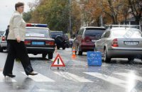 ​​Mercedes посольства Индии насмерть сбил пешехода под Житомиром