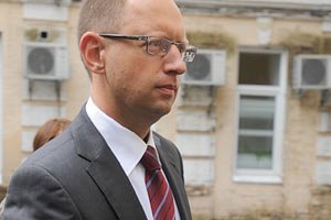 Яценюк призвал РПЦ не использовать 1025-летие Крещения Руси в политических целях