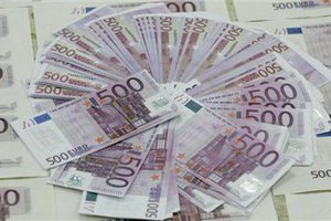 В Германии инкассаторы потеряли на дороге миллион евро