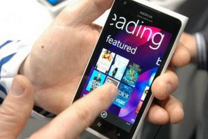 Nokia продает смартфоны в США по 49 долларов